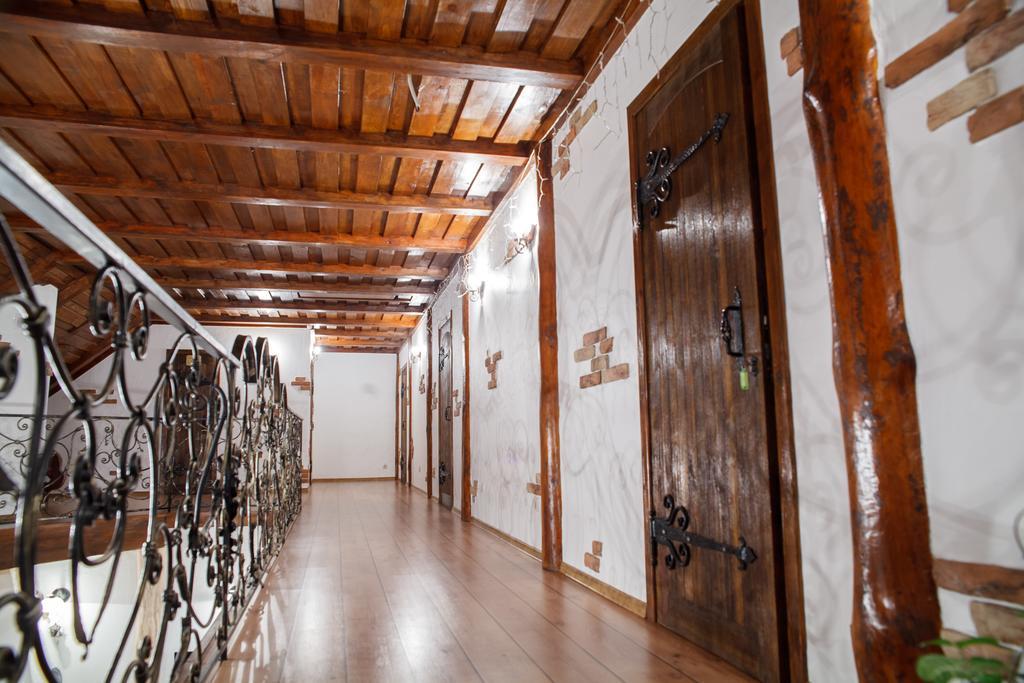 Karalinski Falvarok Tyzengauza Otel Korolino  Oda fotoğraf