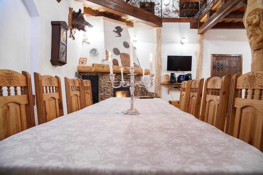 Karalinski Falvarok Tyzengauza Otel Korolino  Oda fotoğraf